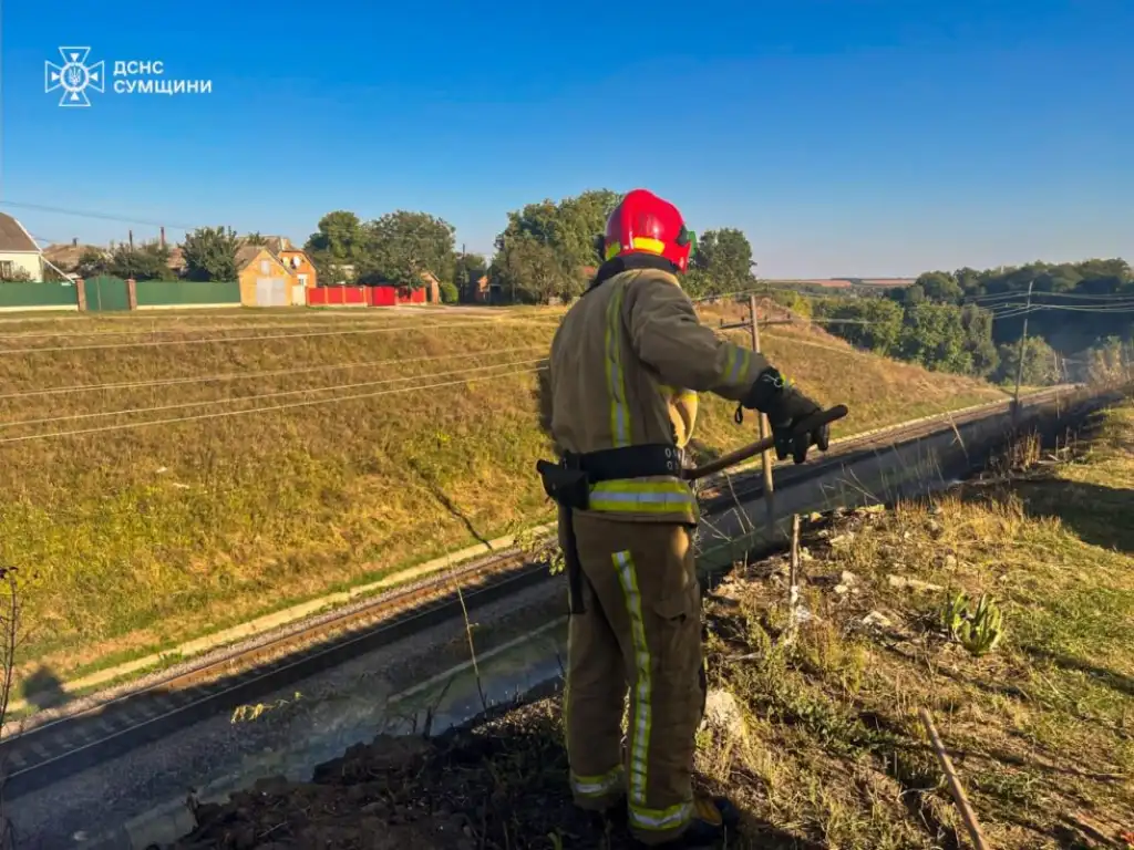 На Сумщині рятувальники десять разів гасили пожежі на відкритих територіях