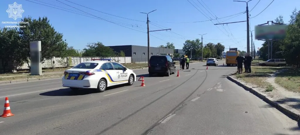 На вулиці Героїв Крут у Сумах сталася аварія за участі двох легковиків