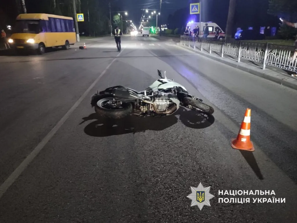 На Роменській у Сумах мотоцикліст збив пішохода: обидва в лікарні