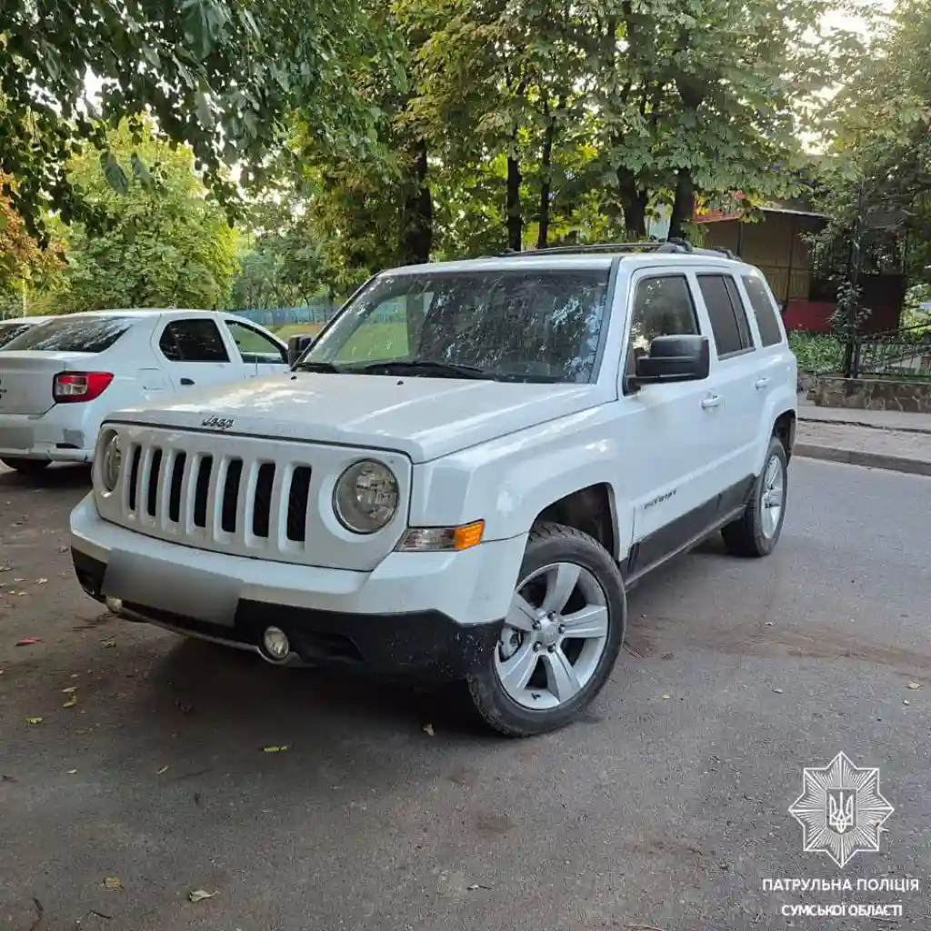 У Сумах нетверезий водій Jeep після ДТП залишив місце пригоди