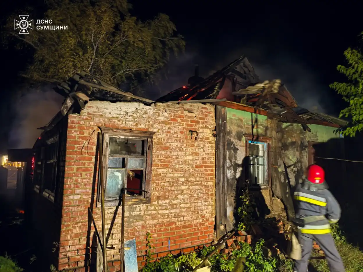 На Охтирщині ліквідували пожежу в житловому будинку