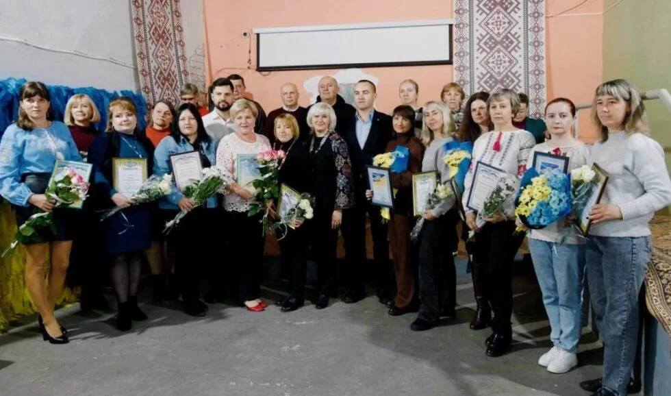 Ямпільські освітяни отримали заслужене визнання напередодні Дня вчителя