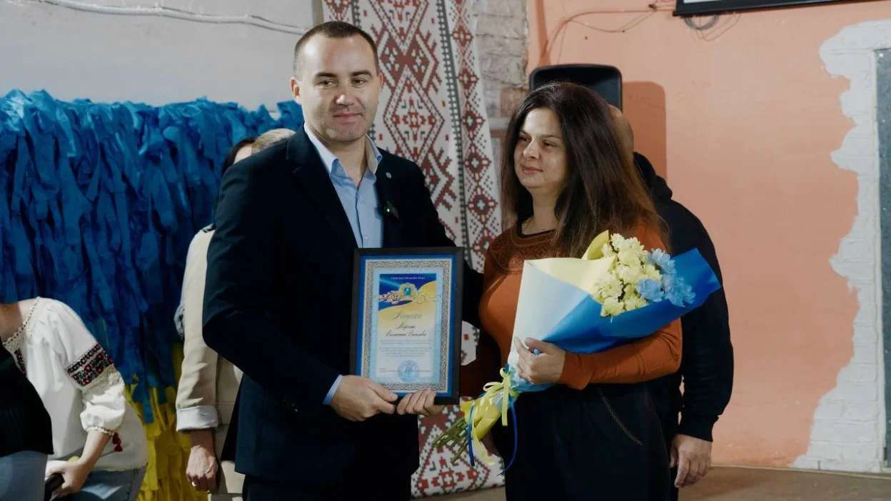 Ямпільські освітяни отримали заслужене визнання напередодні Дня вчителя