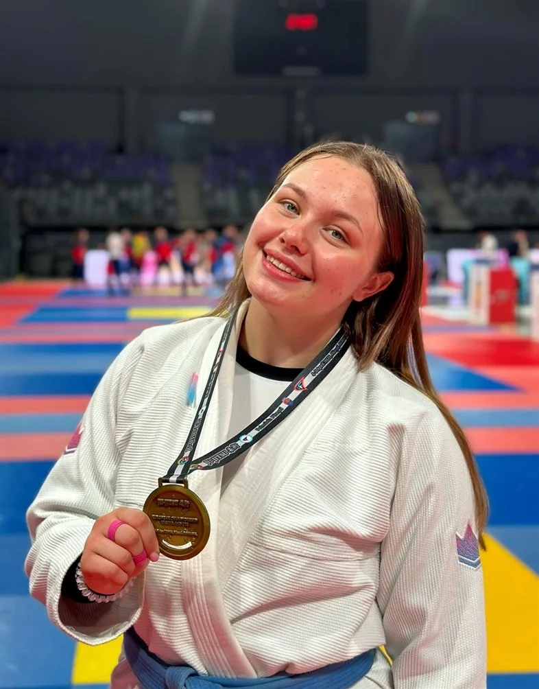 Шосткинська спортсменка Валерія Нешкова здобула золото на чемпіонаті Європи з джиу-джитсу