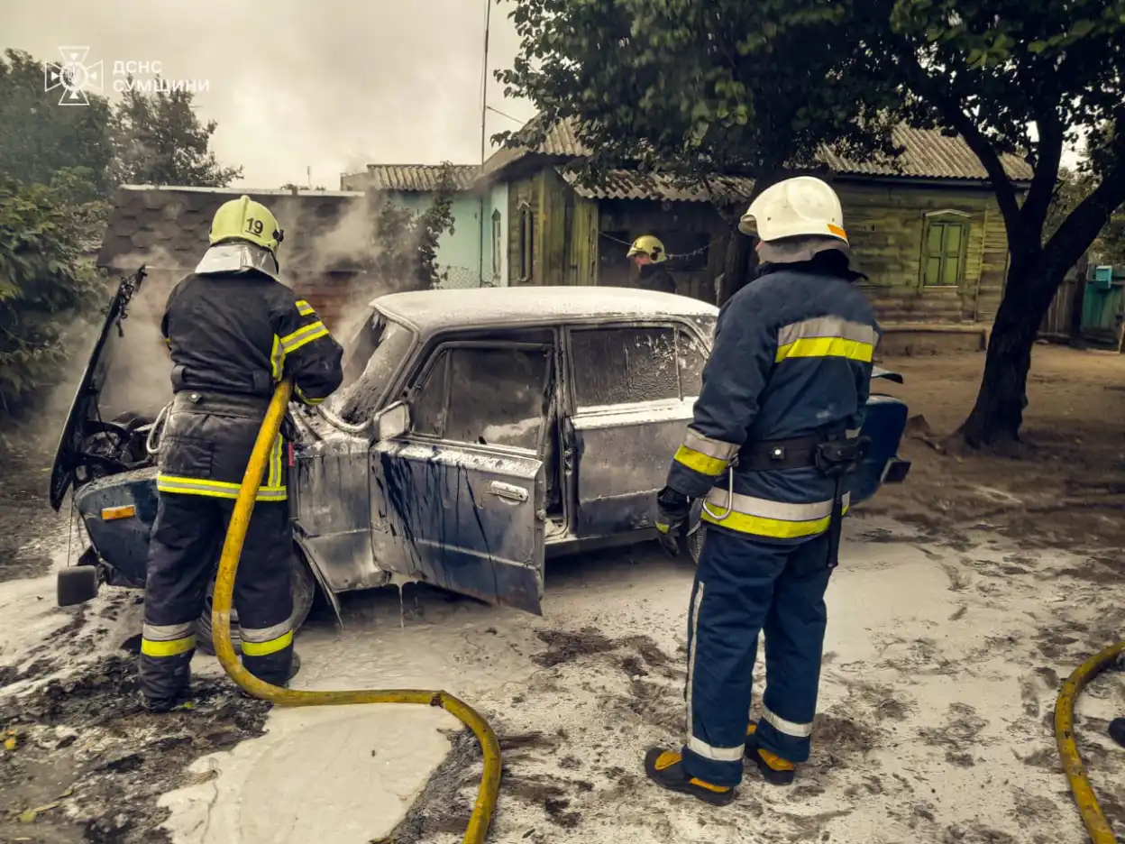 У Конотопі ліквідували загоряння легковика