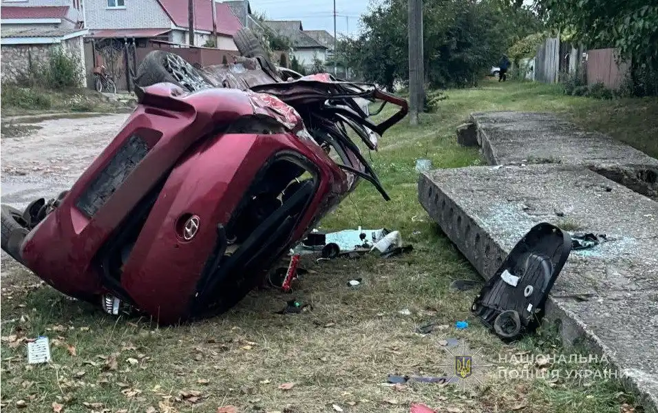 На Сумщині внаслідок ДТП загинув 20-річний юнак, ще троє отримали травми