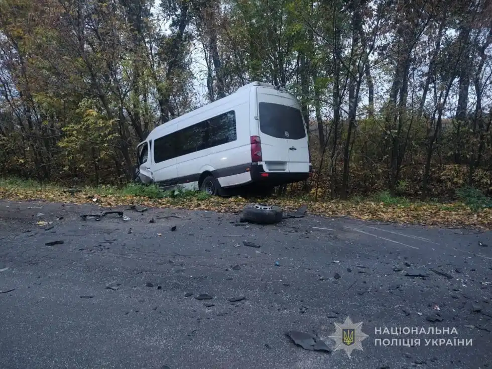 На автодорозі «Київ–Суми–Юнаківка» сталася ДТП з травмованими водіями