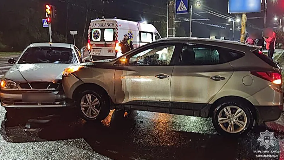 У Сумах на перехресті Героїв Крут та Івана Сірка в ДТП постраждали два водія