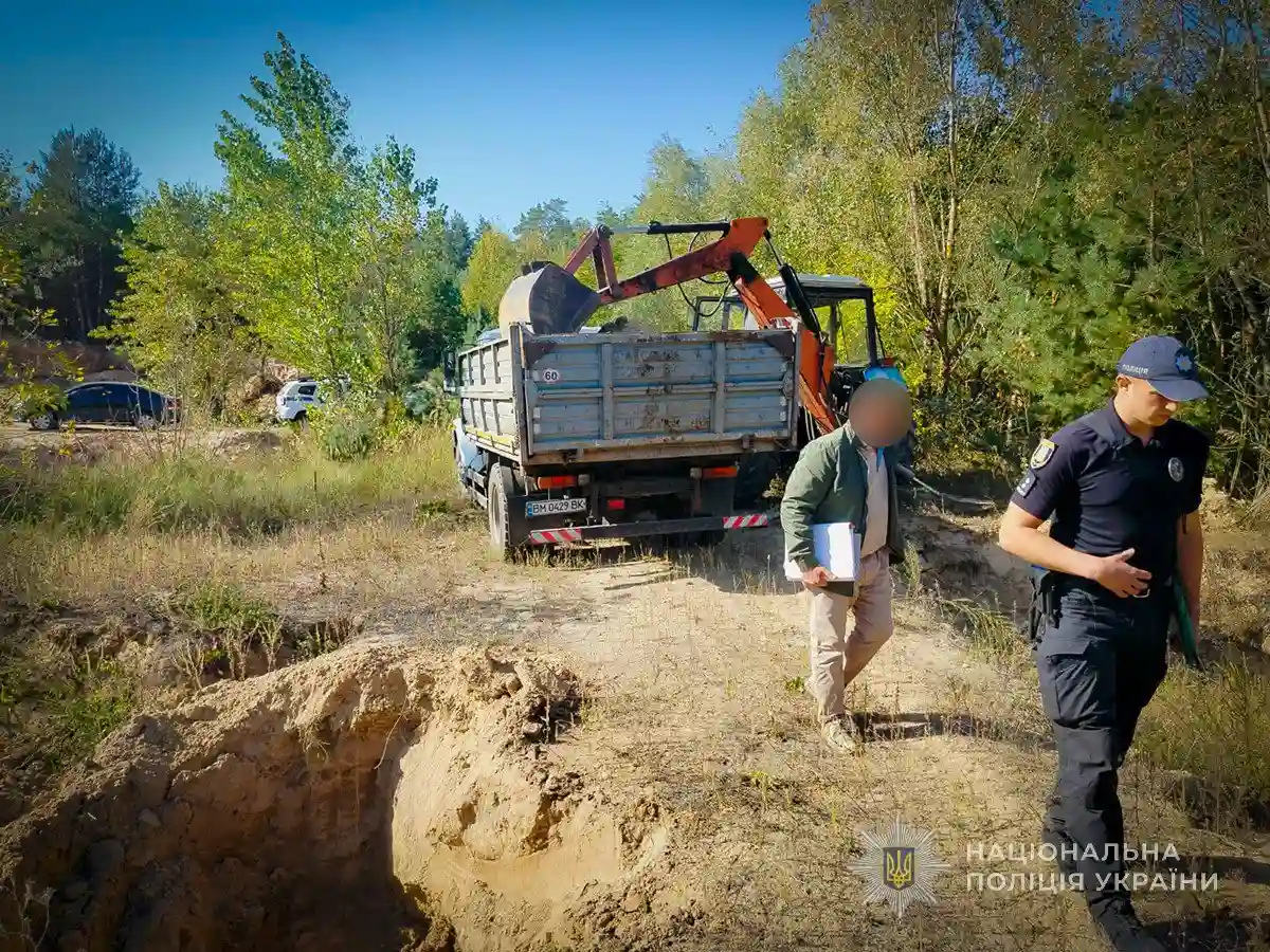 Директор комунального підприємства незаконно видобував пісок на мільйони: справа скерована до суду