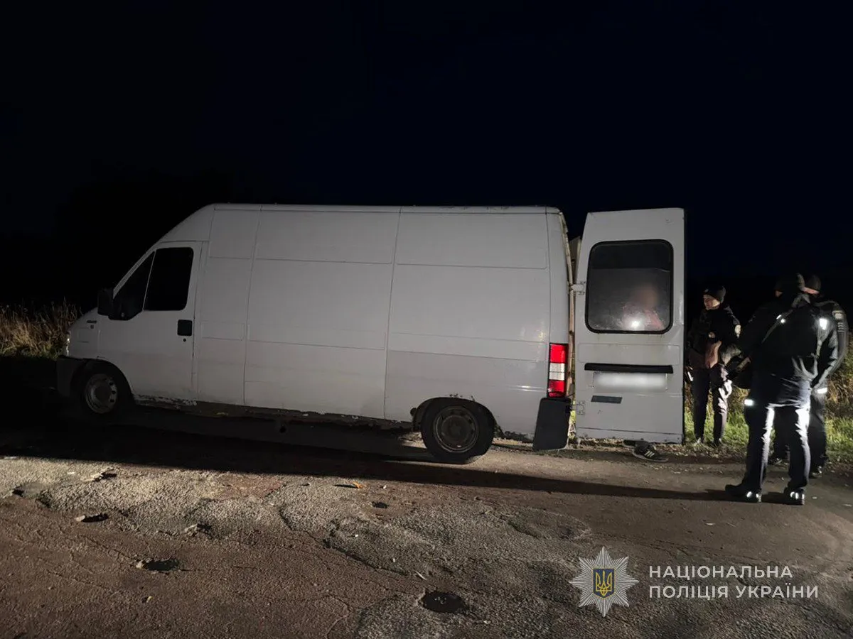 На Сумщині поліція викрила незаконну порубку лісу та вилучила деревину
