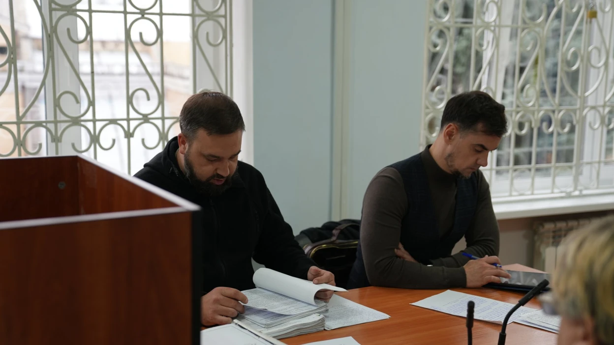 У справі про смертельну бійку в сумському ТЦК суд перейшов до дослідження письмових матеріалів