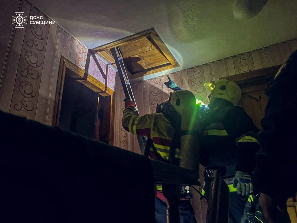 У Лебедині ліквідували пожежу в житловому будинку