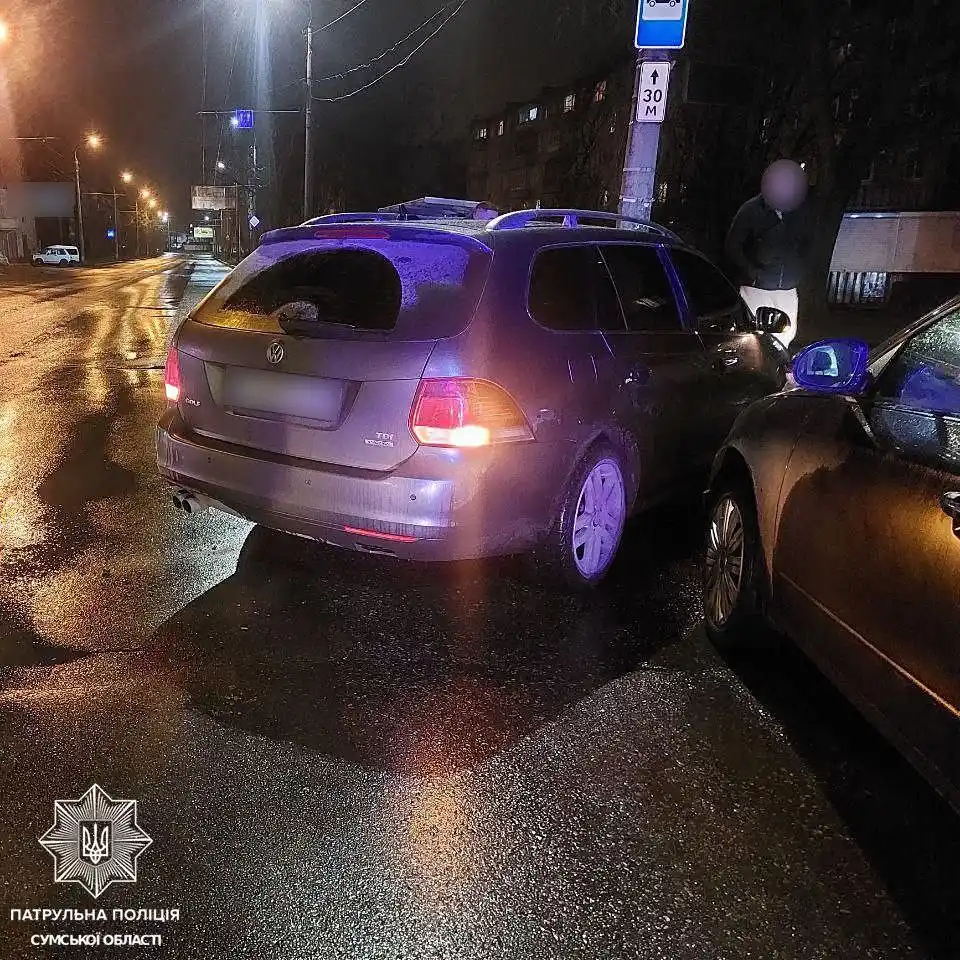 У Сумах на вулиці Металургів зіткнулися два автомобілі