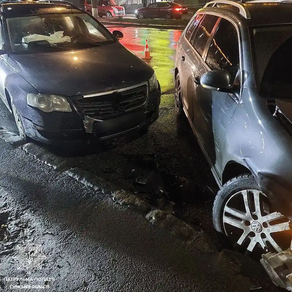 У Сумах на вулиці Металургів зіткнулися два автомобілі