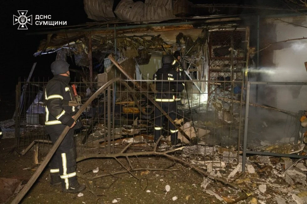 Ворожий удар у Сумській громаді: рятувальники швидко ліквідували пожежу