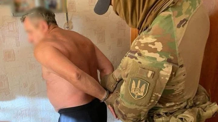 Суд у Сумах відправив на 15 років за ґрати чоловіка, який передавав окупантам координати українських військ