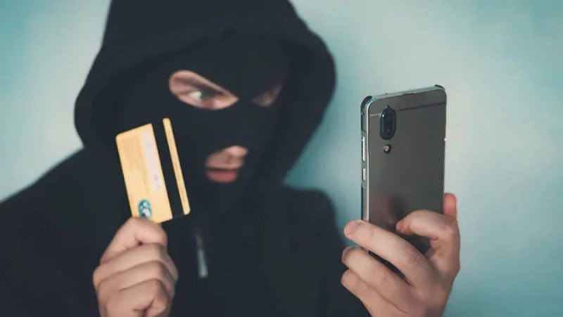 На Миргородщині жінка віддала шахраю понад 20 тисяч гривень після дзвінка «з банку»