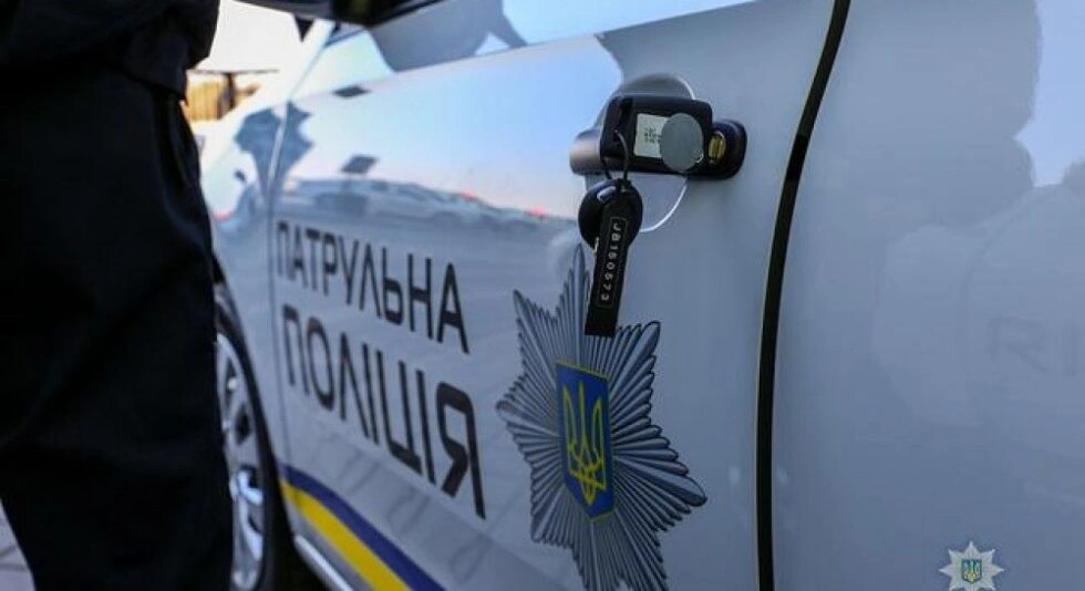 У Сумах автомобіль збив жінку на переході серед білого дня