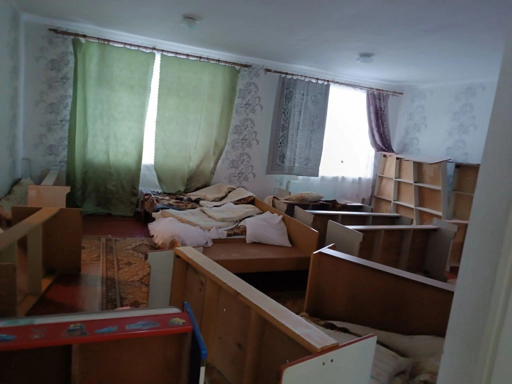 Нічний напад на заклад для дітей: у Денисівці понівечили дитсадок
