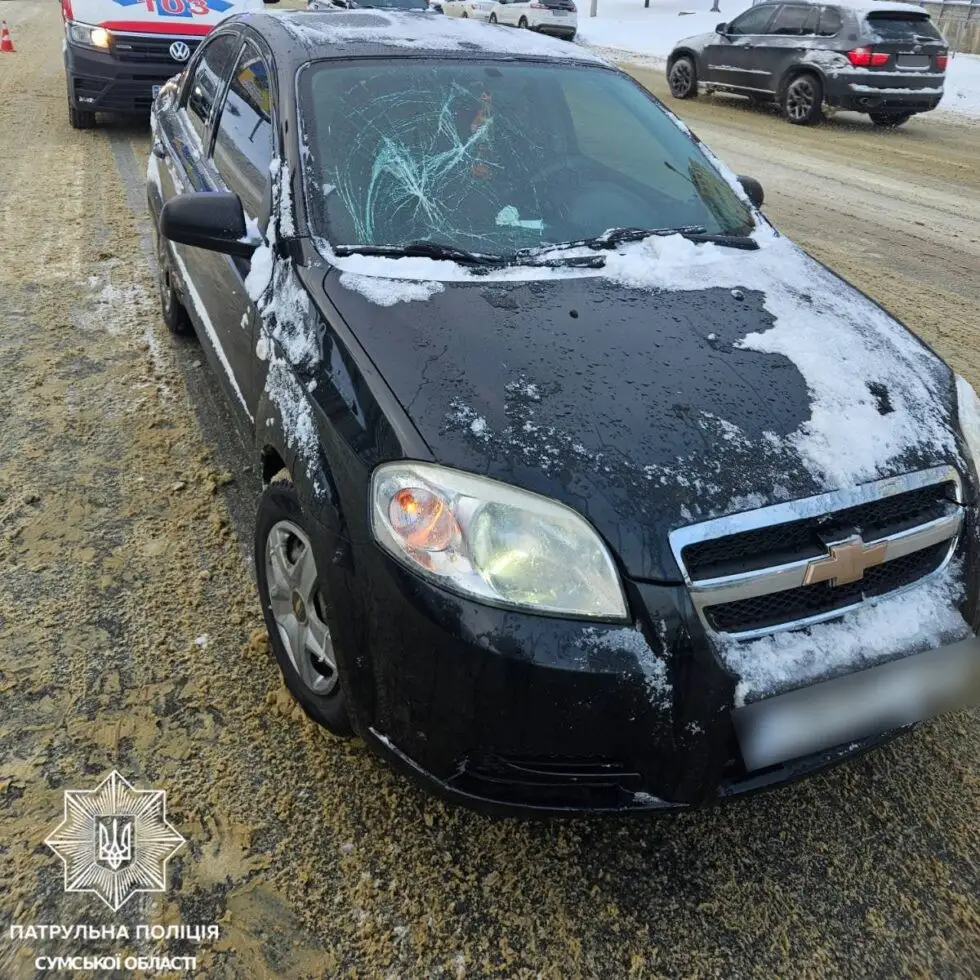 У Сумах на проспекті Лушпи автомобіль збив жінку на пішохідному переході