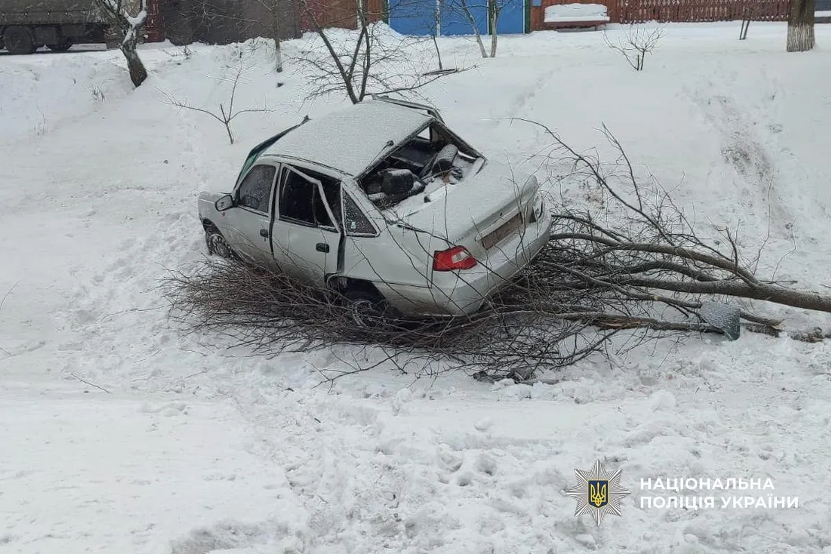 Неповнолітня водійка спричинила ДТП на Сумщині: три постраждалих, серед них двоє підлітків