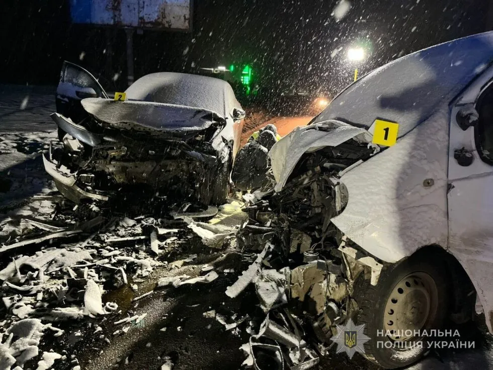 Трагічна ДТП у Сумах: загинув водій, постраждали двоє людей