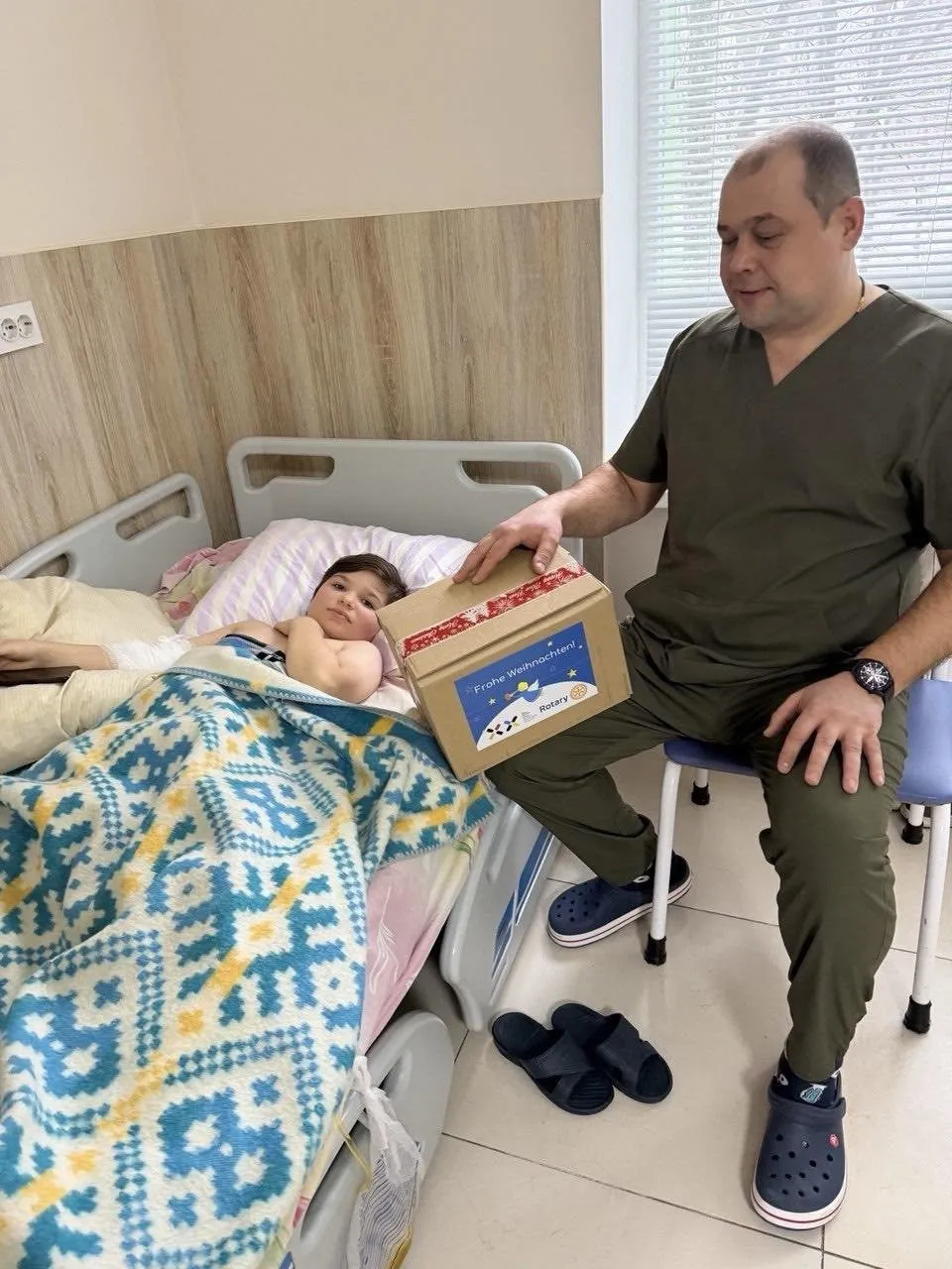 Свято серед лікарняних стін: маленьких пацієнтів у Сумах привітали друзі з Німеччини