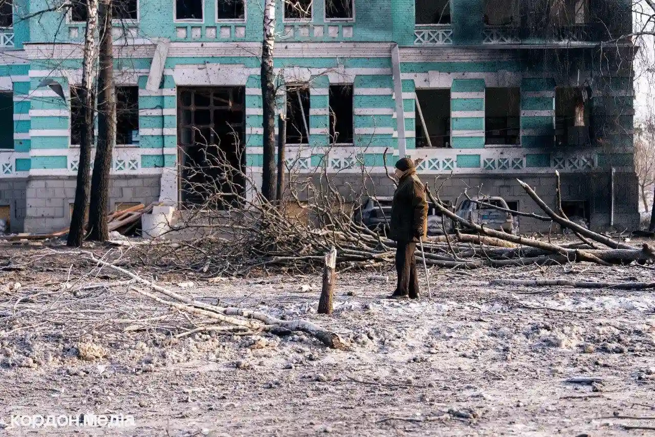 Білопілля оговтується після авіаудару: місто досі відновлює пошкоджені будівлі
