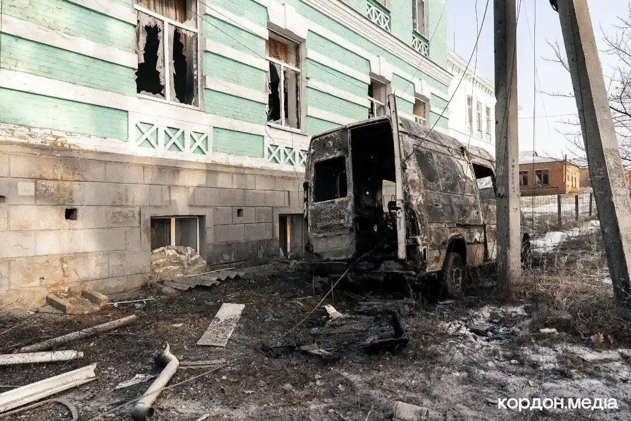 Білопілля оговтується після авіаудару: місто досі відновлює пошкоджені будівлі
