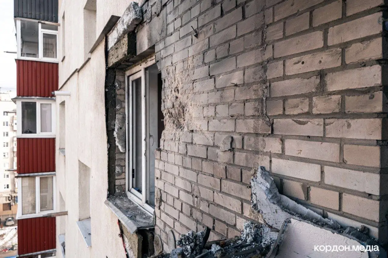 Ранок під прицілом «Молнії»: у Сумах ворожий дрон залишив багатоповерхівку без тепла у мороз