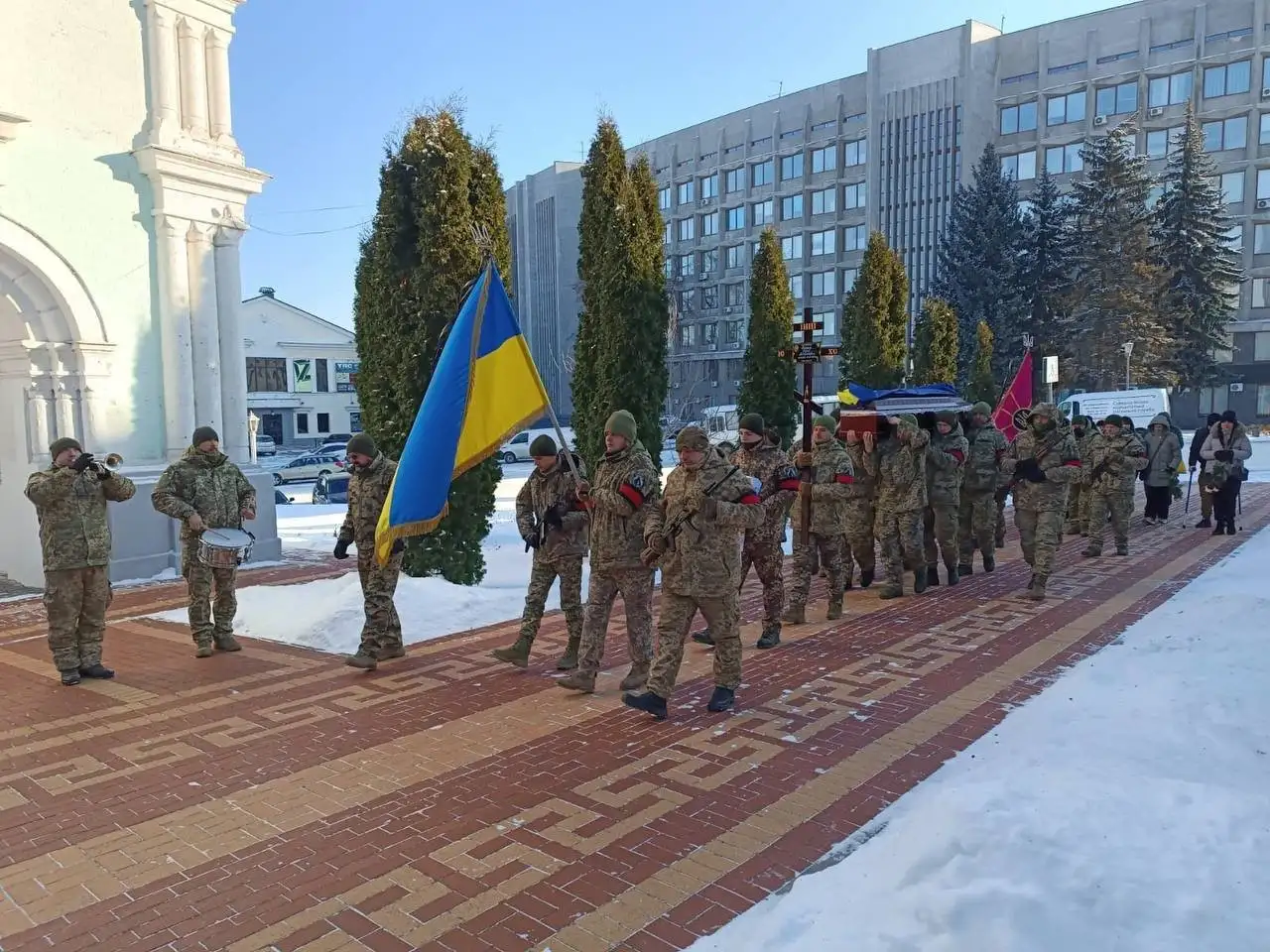 Назавжди в строю: Суми провели в останню путь молодшого сержанта Юрія Толоку