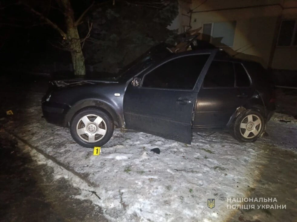 Трагедія в Охтирці: нетверезий водій протаранив дерево, його пасажир загинув