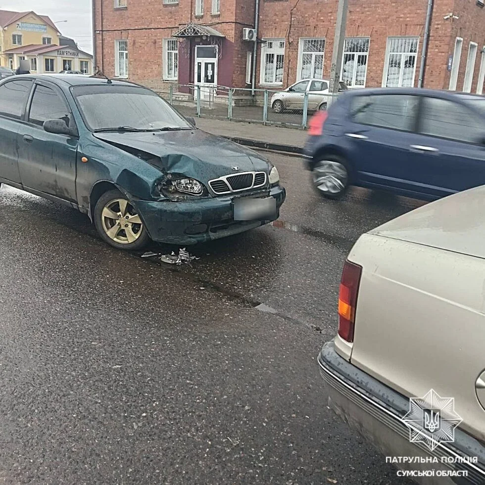Масштабна автопригода на Чорновола: у Сумах зіткнулися чотири автівки