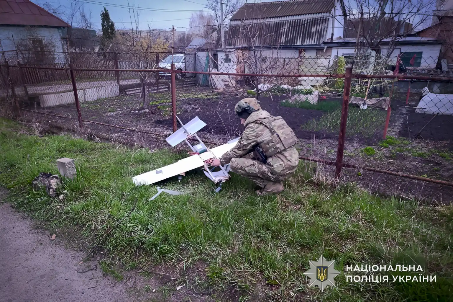 Небезпечна знахідка у дворі: на Сумщині вибухотехніки нейтралізували ворожий безпілотник