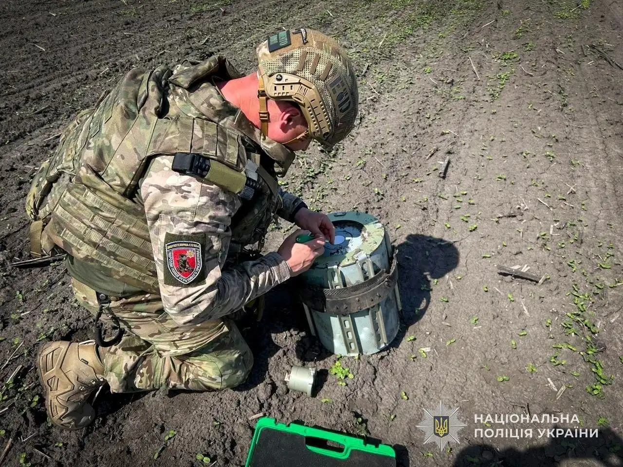 Поліцейські вилучили бойову частину ворожого дрона на Сумщині