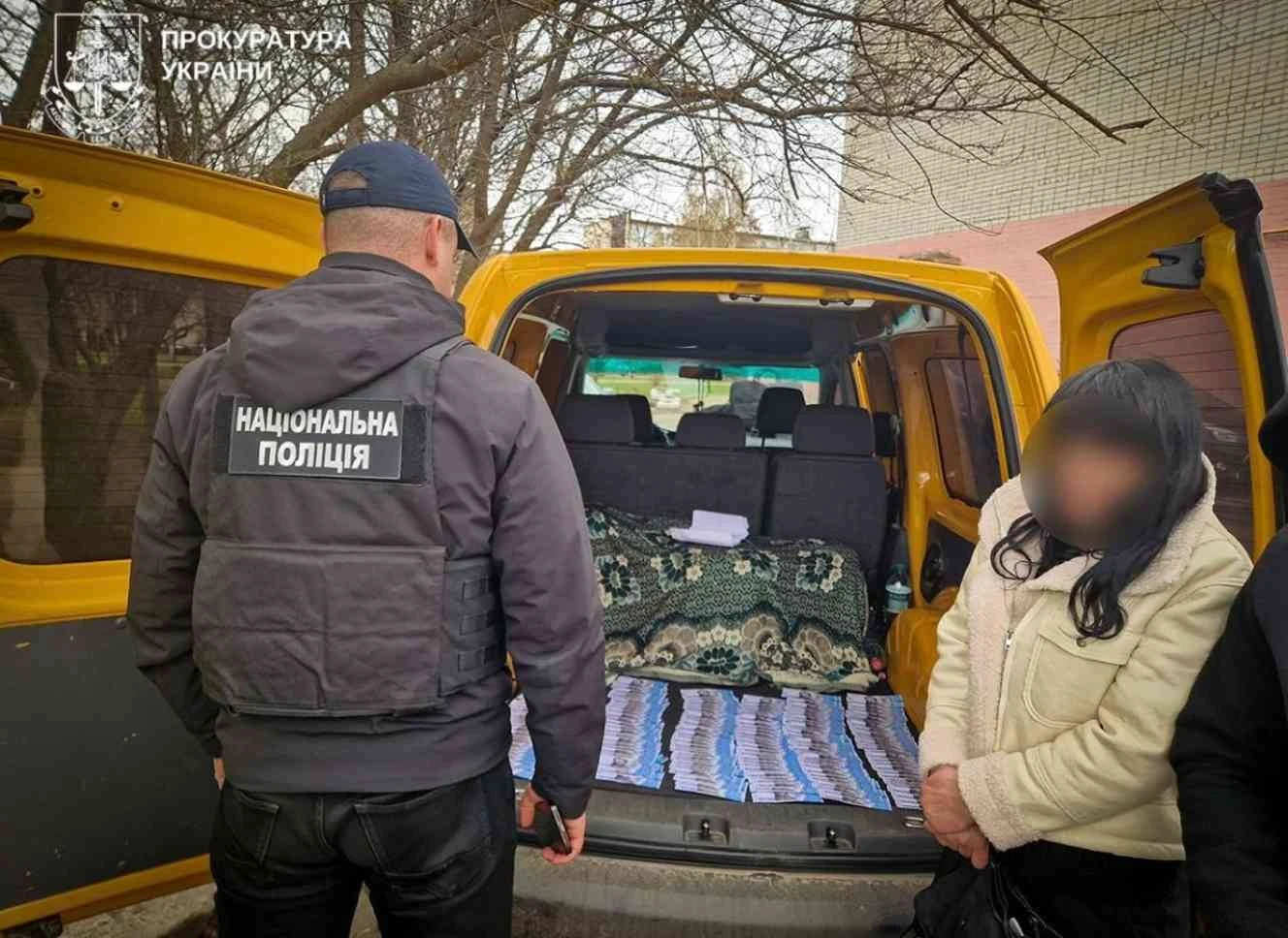 За фіктивне батьківство — до дев’яти років тюрми